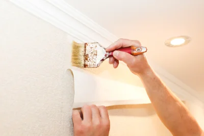 Pose de papier peint à Féniers — revêtements muraux et toiles de verre